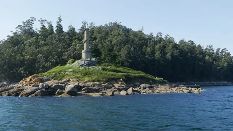 The “Tenlo Chico Lighthouse” tower in the Tambo island, Pontevedra estuary Stock Footage 211171153