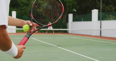 Tennis player doing a service Vidéo 132737765