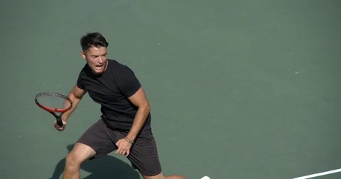 Tennis Player in Running Forehand Return and Celebration. Vídeo Stock 71922861