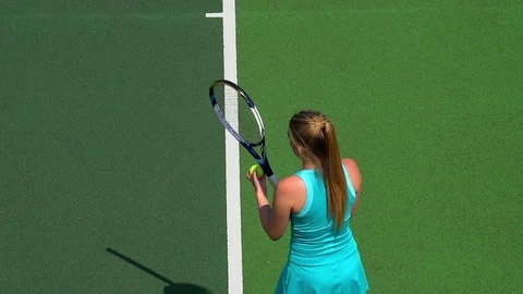 Tennis Player Serves in Slow Motion. Vídeo Stock 71469747