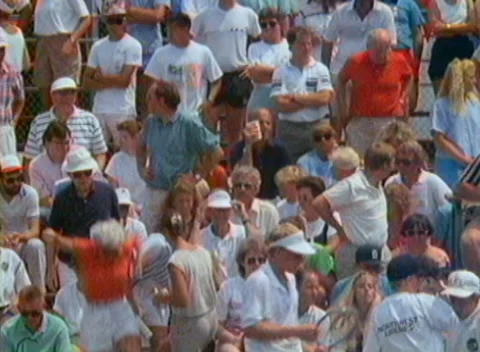 Tennis spectators heads back &amp; forth in unison Stock Footage 231435143