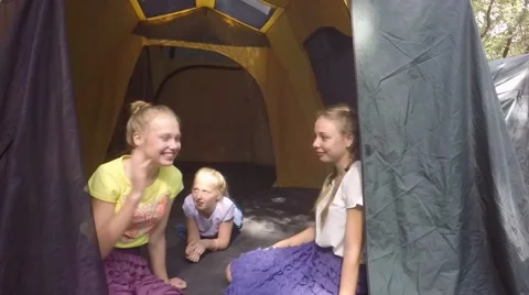 A tent in the forest. Slow motion 库存影片 64948836