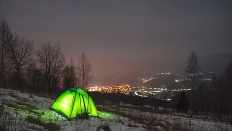 Tent in the mountains at winter night Video stock 152821752