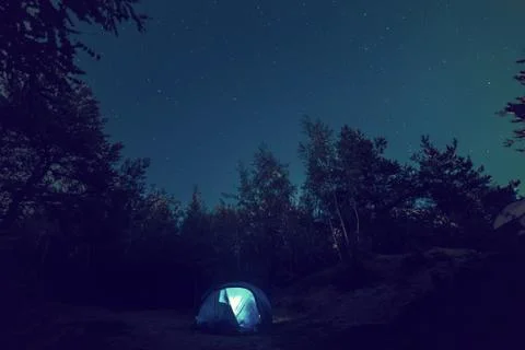 Tent under star sky Stockfoto's