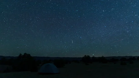 Tent Under Starry Night Sky - Escalante, Utah - Time-lapse 動画素材 168117785