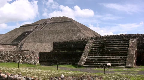 Teotihaucan pyramids 스톡 동영상 6922803