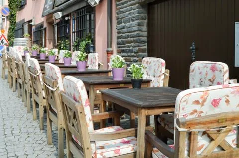 Terrace table in front of a restaurant Stock-Fotos