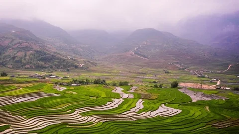 Terraced Rice Fields in Mu Cang Chai, Yen bai, Vietnam time lapse zoom out Stock Footage 76717366