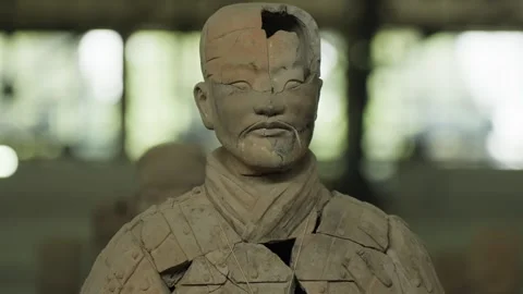 Terracotta Warrior Statue Close Up at Museum in Xi'an, Shaanxi Province, China Видео 334960091