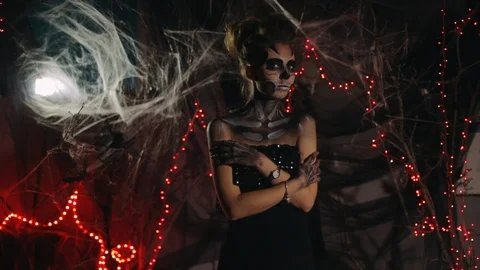 A terrible skeleton looks at the camera and rushes Stock Footage 117705301