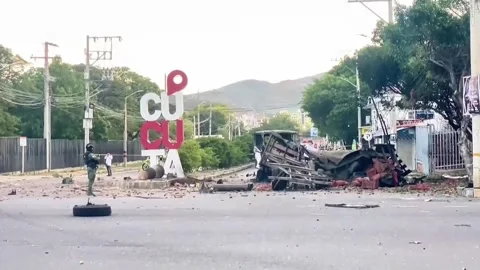 Terrorist attack leaves at least 11 injured in Colombia's border city of Cúcuta, Stockbeeldmateriaal 341150635