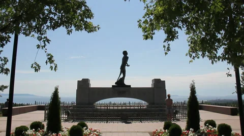 TERRY FOX MEMORIAL AT THUNDER BAY, ONTARIO, CANADA Stock Footage 36275404