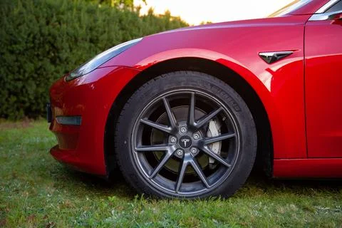 Tesla Model 3 front wheel Foto stock