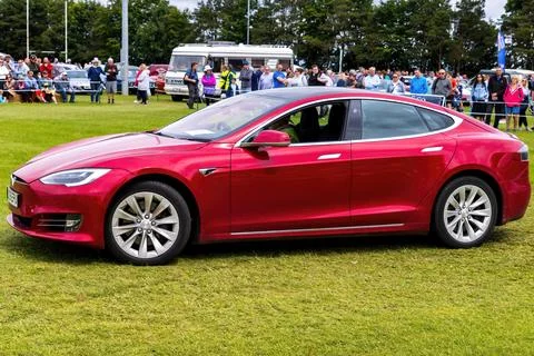 Tesla Model S 100D - 2019. Fotos de archivo