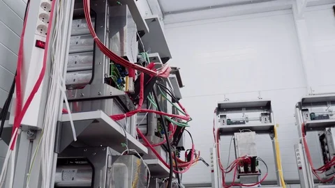 Test benches in the laboratory for the production of microprocessor-based Stockbeeldmateriaal 104305059
