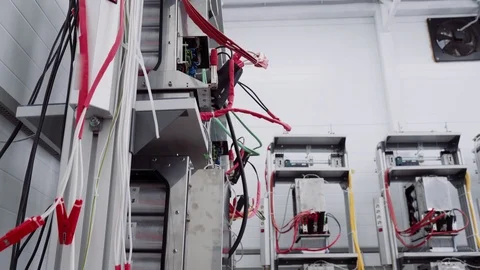 Test benches in the laboratory for the production of microprocessor-based Stockbeeldmateriaal 104330198