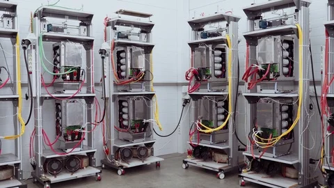 Test benches in the laboratory for the production of microprocessor-based Stockbeeldmateriaal 104354130