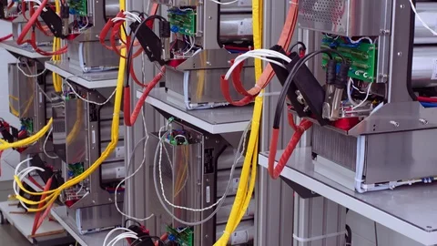 Test benches in the laboratory for the production of microprocessor-based Stockbeeldmateriaal 104748891