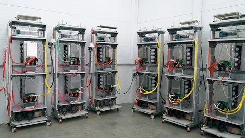 Test benches in the laboratory for the production of microprocessor-based Stockbeeldmateriaal 105287429