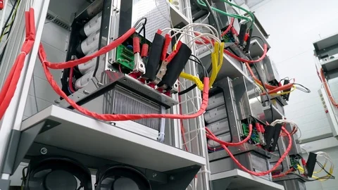 Test benches in the laboratory for the production of microprocessor-based Stockbeeldmateriaal 105288412