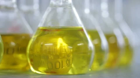 Test glass, yellow, focus pull Stock Footage 21783142
