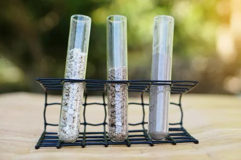 Test tubes that contain sample soil. Foto stock