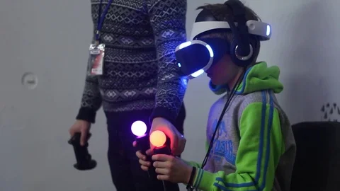 Test virtual reality device Stock Footage 81788059