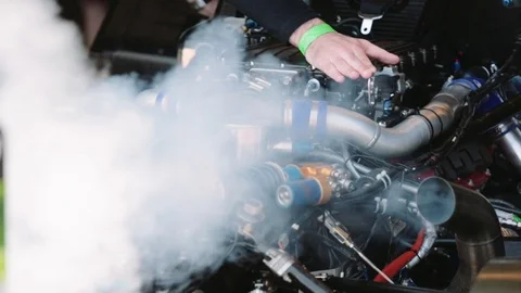 Testing the engine unmounted, starting the engine Stock Footage 108585114