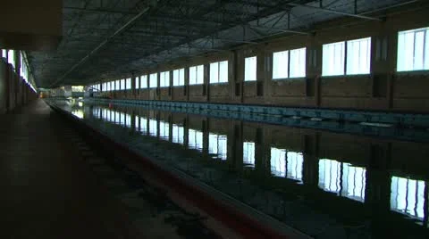 Testing the model of a ship in the pool. Video stock 11293751