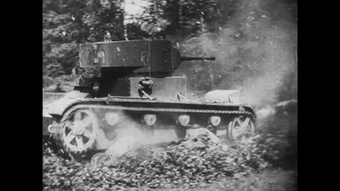 Tests of the Soviet T-26 tank Vídeos de archivo 243434744