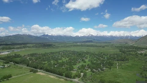 Teton mountain range outside of Jackson Hole Wyoming 스톡 동영상 280522842