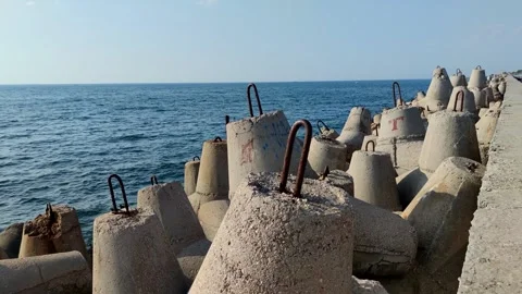 Tetrapod blocks on breakwater Video stock 252727800