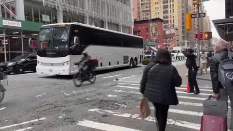 Texas Governor resumes bus migrant shipments to New York, NEW YORK, US - 03 May  스톡 동영상 240256053