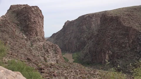 Texas River Road looking down at Rio Grande Stock Footage 62764792