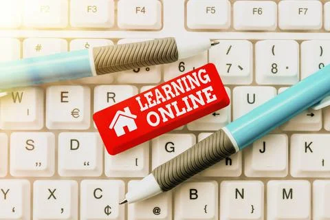 Text caption presenting Learning Online. Business approach Learn something new Foto stock