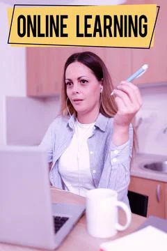 Text caption presenting Online Learning. Internet Concept Larning with the 스톡 사진