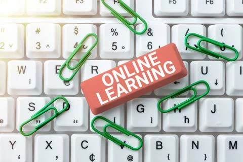 Text caption presenting Online LearningLarning with the assistance of the Fotos de archivo