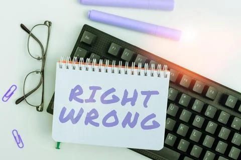 Text caption presenting Right Wrong. Business approach choose between two Foto stock