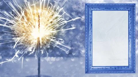 A text frame on the background of a burning sparkler and a heart-shaped bokeh Stockfoto's