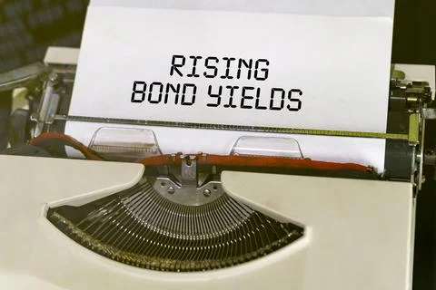 The text is printed on a typewriter - rising bond yields Stock Photos