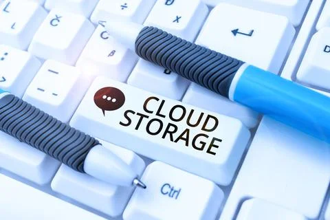 Text showing inspiration Cloud Storage. Word for computing connect devices to Foto stock