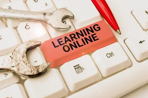 Text showing inspiration Learning OnlineLearn something new with the help of Fotos de archivo