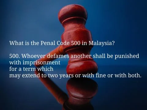Text What is the Panel code 500 in Malaysia on a wooden gavel background. Foto stock