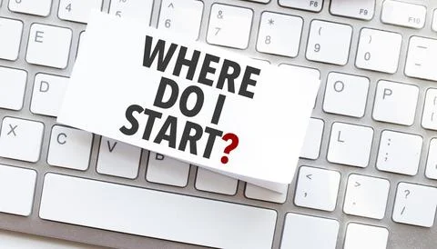 Text WHERE DO I START written on paper sheet on a computer keyboard Stock-Fotos