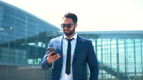 Texting by Phone Stockbeeldmateriaal 91791904