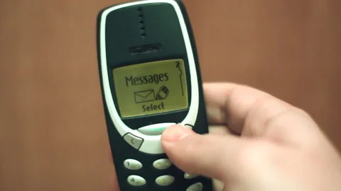 Texting sms old phone Stock Footage