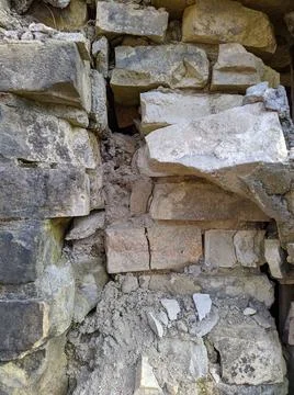 Texture and background of broken and white bricks wall Stock-Fotos