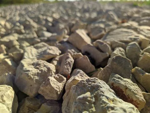 Texture and background of fine rubble on a blurred background in the daytime. Foto stock