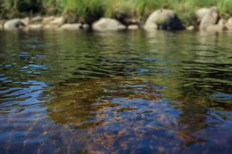 Texture background: clear water of river Foto stock