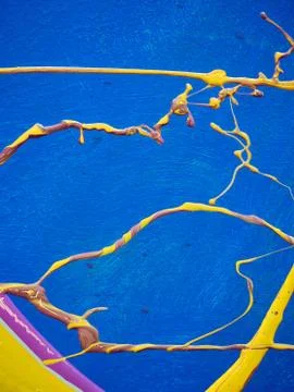 Texture of blue paint drawing on canvas using a pendulum. Creative work Foto stock